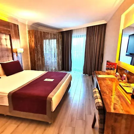 Üdülőközpont Grand Seker 4*