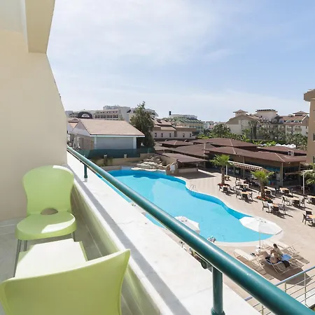 Üdülőközpont Grand Seker 4*