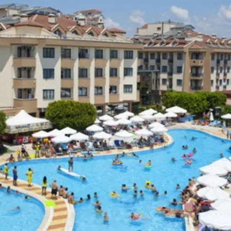 Üdülőközpont Grand Seker 4*